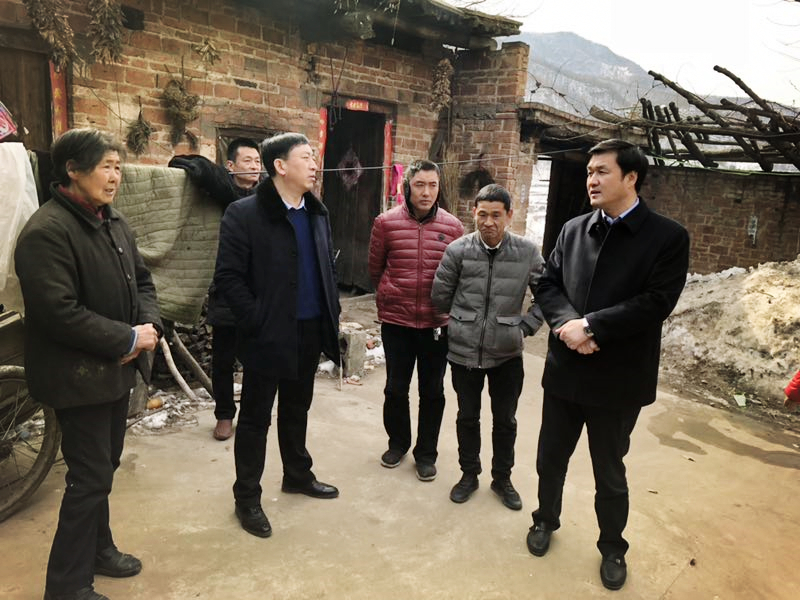 民建“組團”慰問，企業(yè)送溫暖到家