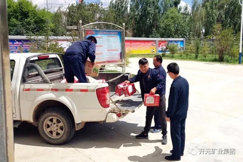 一家親│興海銅鑫慰問部隊(duì)官兵，共話軍企團(tuán)結(jié)魚水情